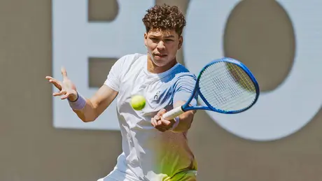Ben Shelton gặp khó trên đường vào tứ kết Stuttgart Open