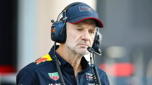 Nhà thiết kế Adrian Newey gia nhập đội đua Aston Martin