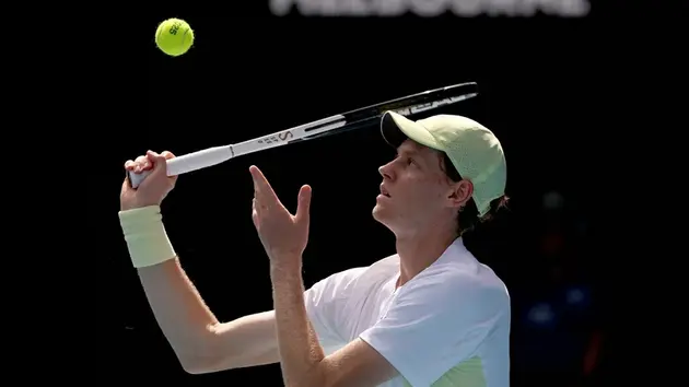 Jannik Sinner khởi đầu suôn sẻ tại Australian Open 2025