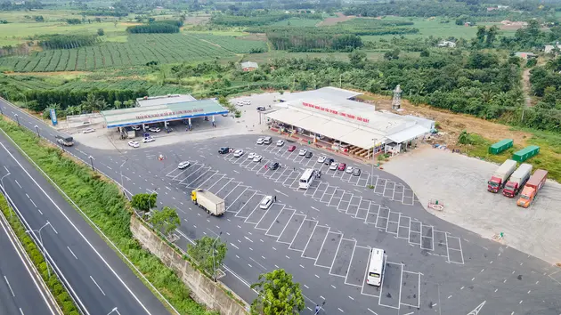 Trạm dừng nghỉ cao tốc chậm tiến độ vì vướng mặt bằng