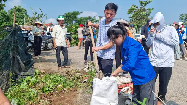 Hoài Đức đảm bảo vệ sinh môi trường sau bão