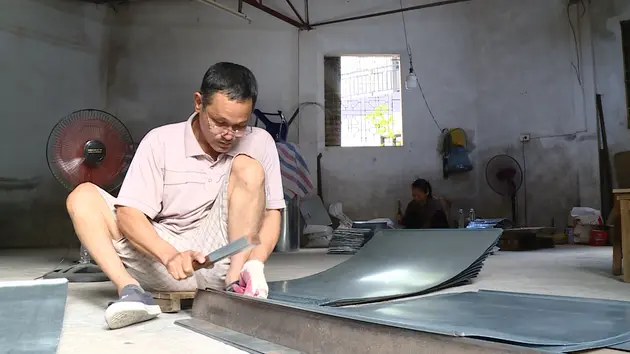 Làng nghề 'gõ ra tiền'