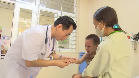 Nhiều người già, trẻ nhỏ nhập viện do nắng nóng