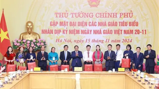 Thủ tướng Phạm Minh Chính gặp mặt các nhà giáo tiêu biểu