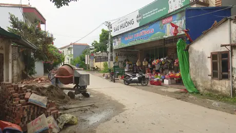 Hơn 1km đường, ba năm làm không xong