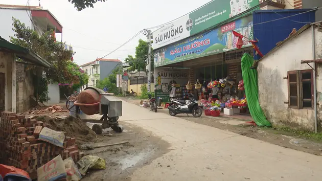Hơn 1km đường, ba năm làm không xong