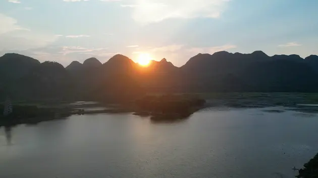 Chiêm ngưỡng thiên nhiên hoang sơ giữa Thủ đô