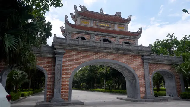 Cổng làng trong phố | Hà Nội đến để yêu | 18/06/2025