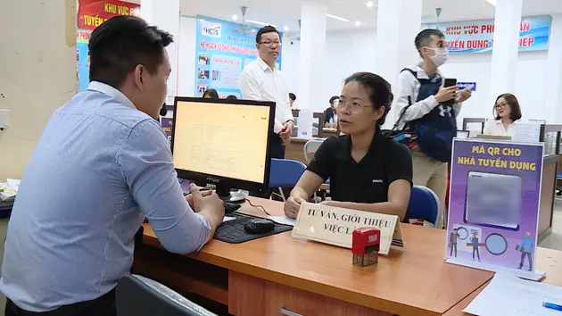Lao động trung niên chật vật tìm việc