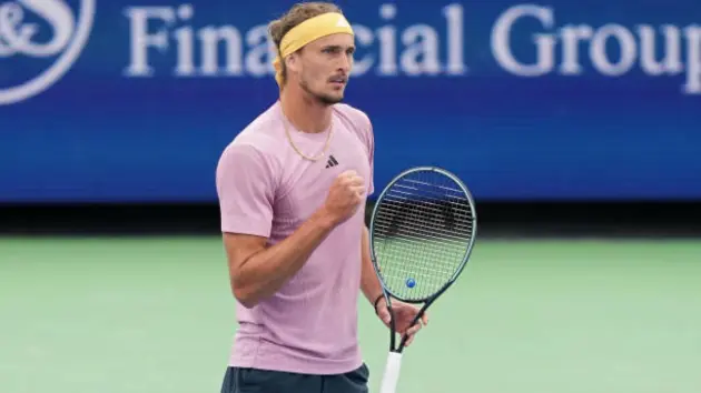 Alexander Zverev tiến vào bán kết gặp Jannik Sinner