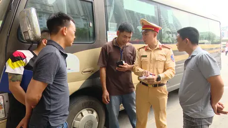 Nhiều lái xe khách bất ngờ bị kiểm tra ma túy