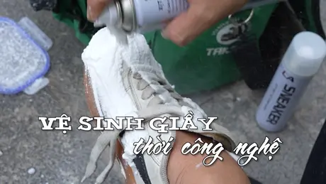 Vệ sinh giày thời công nghệ | Nhịp sống Hà Nội | 20/05/2025