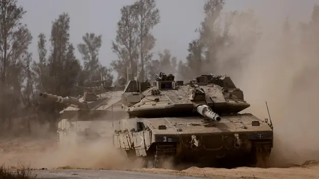 Xe tăng Israel tiến sâu thêm vào Rafah