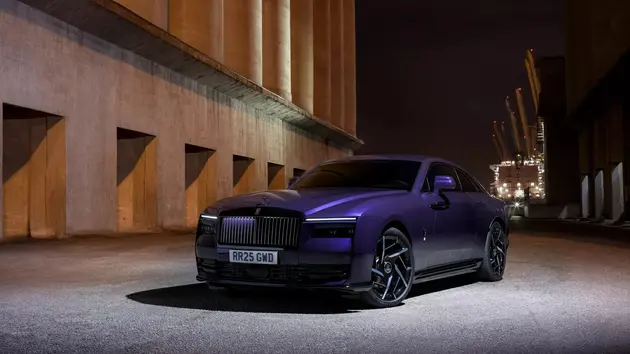 Rolls-Royce ra mắt mẫu xe mạnh nhất trong lịch sử của hãng