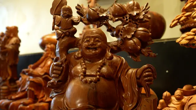 Đồ gỗ mỹ nghệ trang trí làng nghề Vạn An | Made in Hanoi | 21/02/2025