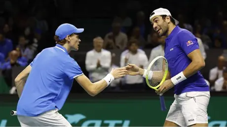 Đội tuyển Australia và Italia vào bán kết Davis Cup