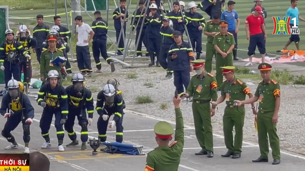 Những người lính cứu hỏa luôn hăng say, vượt gian khó luyện tập ngày đêm