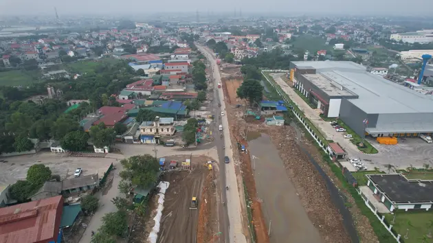 Quốc lộ 6 chậm tiến độ do thiếu mặt bằng