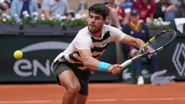 Carlos Alcaraz dễ dàng vượt qua vòng 1 giải Roland Garros