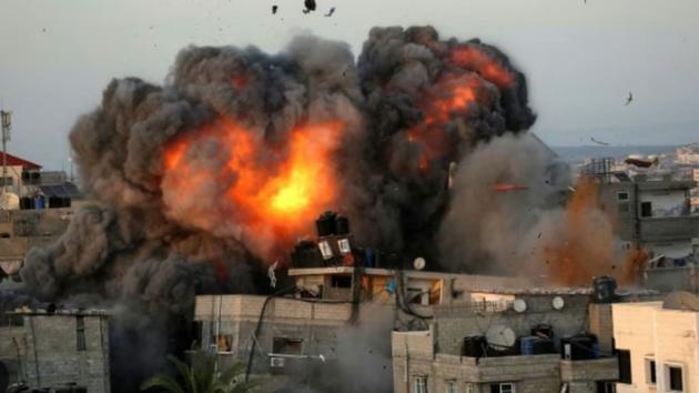 Israel tăng cường tấn công trên ba mặt trận