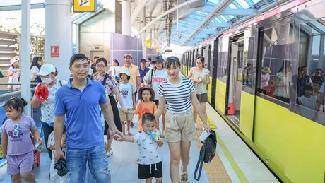 300 triệu lượt khách đi metro trong 9 tháng