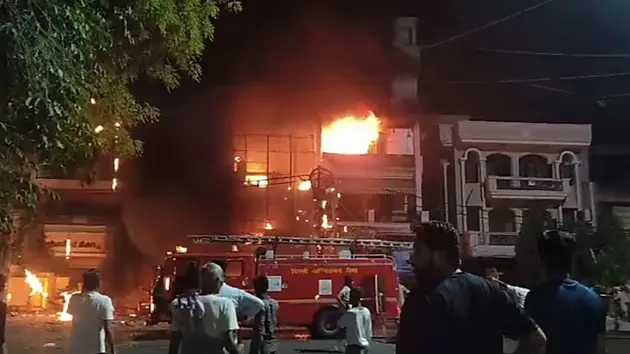 Ấn Độ bắt giữ chủ bệnh viện nhi sau vụ cháy