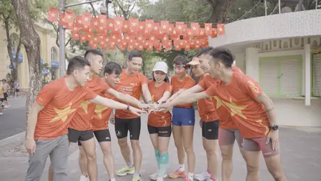Runners Hà Nội hướng về ngày thống nhất đất nước