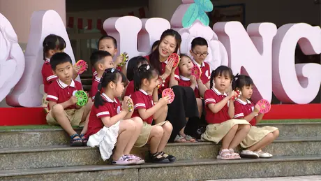 'Lời chào của bé' chạm đến trái tim các em nhỏ