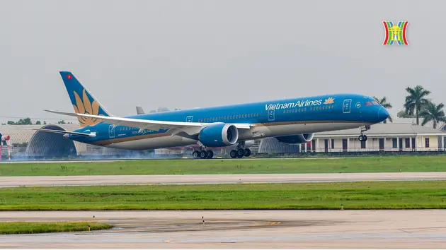 Đội tàu bay thân rộng của Vietnam Airlines chạm mốc 30 chiếc | Bản tin Tàu và Xe | 31/07/2024