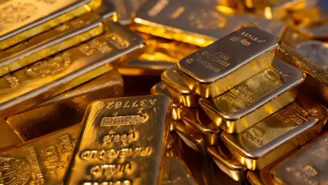 Giá vàng ngày 5/6: Vàng miếng, vàng nhẫn neo ở mốc cao