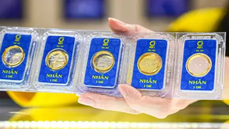 Giá vàng ngày 5/6: Vàng miếng, vàng nhẫn neo ở mốc cao