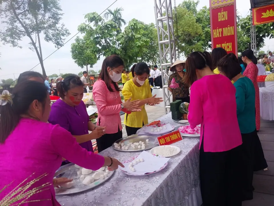 Hội thi làm bánh trôi dâng Hai Bà Trưng năm 2024.