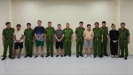 Triệt phá đường dây sản xuất dầu nhớt giả quy mô lớn