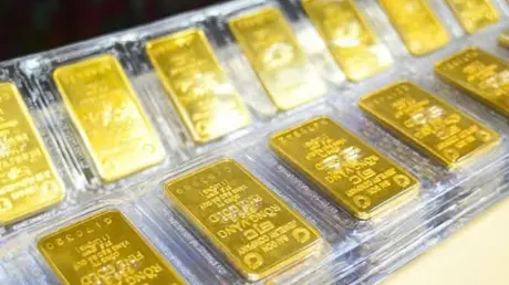 Giá vàng lao dốc, người mua lỗ nặng sau một ngày