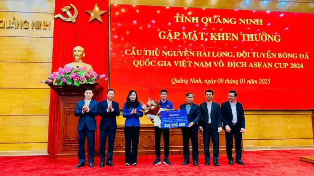 Hai Long được tỉnh Quảng Ninh thưởng lớn gần 500 triệu đồng