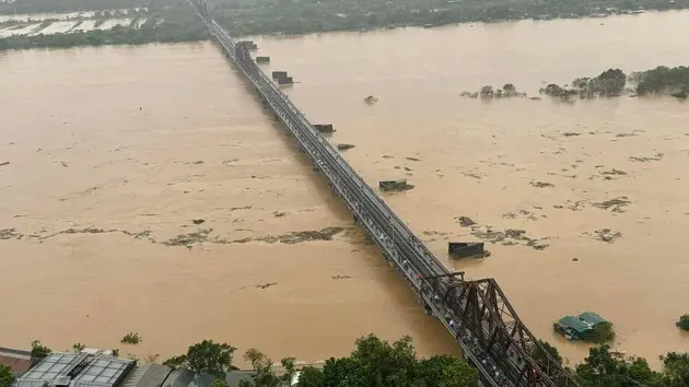 Hà Nội: Cấm, hạn chế lưu thông qua nhiều cầu