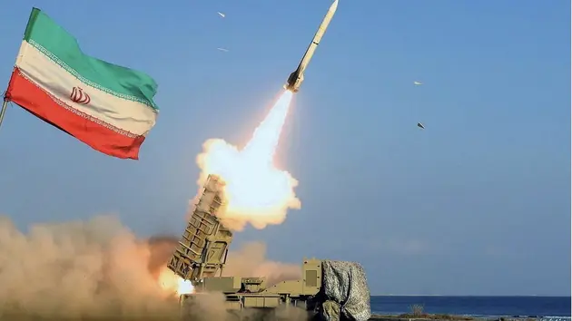 Iran đang di chuyển 100 tên lửa hành trình