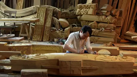 Nghệ nhân Hà Nội: Nét chạm hoa văn
