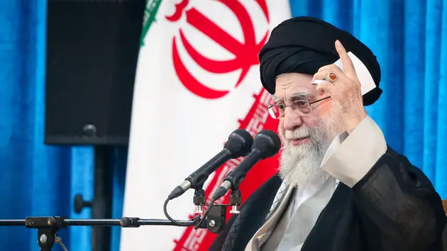 Iran phóng hơn 100 UAV trả đũa Israel