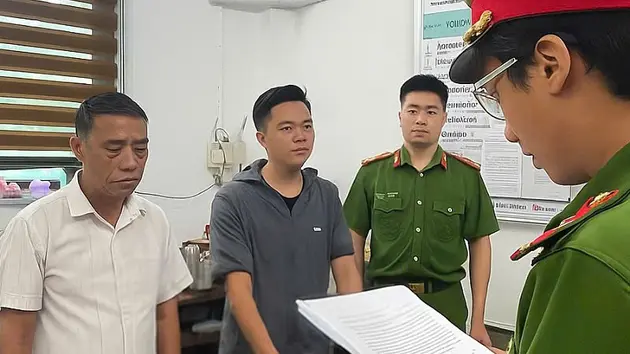 Bắt giám đốc và kế toán Công ty khai thác khoáng sản