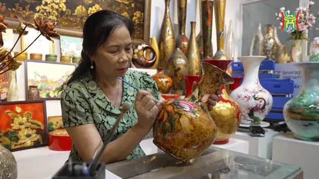 Nghệ nhân Hà Nội: Sắc màu sơn mài