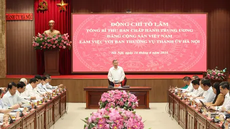 Tổng Bí thư làm việc với Ban Thường vụ Thành ủy Hà Nội