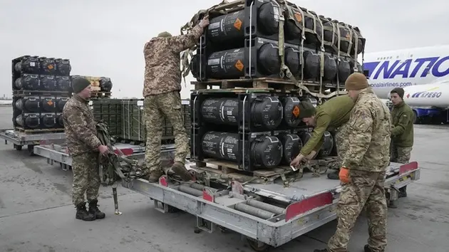 Ukraine kêu gọi Mỹ viện trợ gấp vũ khí tầm xa