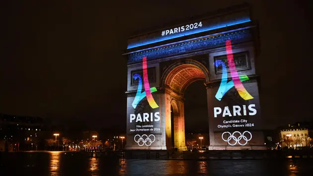 Pháp chào đón ngọn lửa Olympic mùa Hè sau 100 năm
