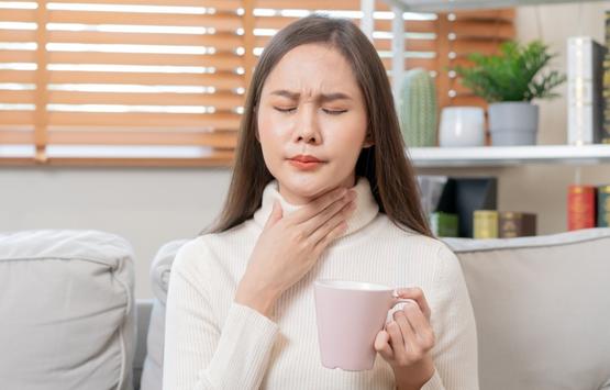 Năm nguyên nhân phổ biến gây đau họng vào buổi sáng
