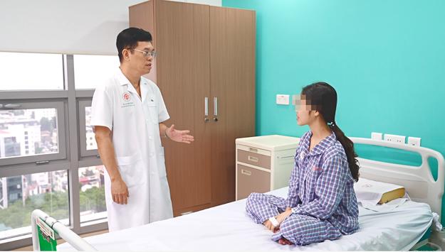 'Bông hồng lai' Việt - Mỹ của VCHA (JYP)
