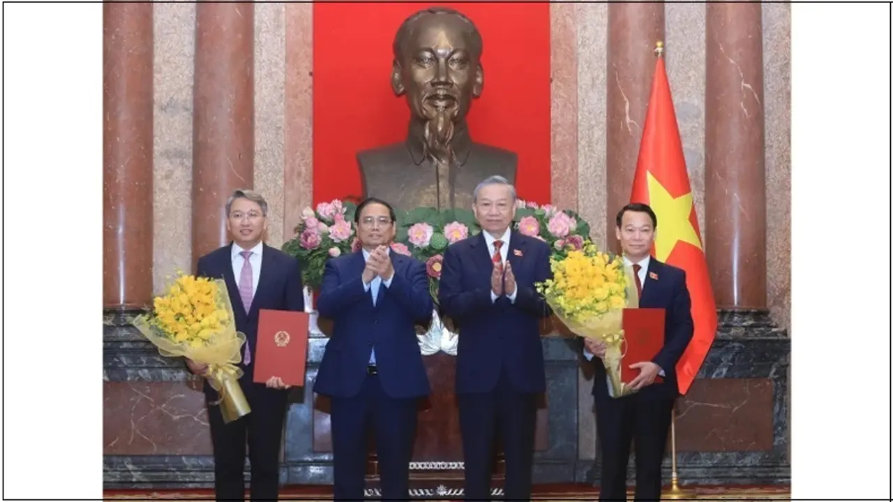 Tổng Bí thư, Chủ tịch nước Tô Lâm trao quyết định của Chủ tịch nước bổ nhiệm Bộ trưởng Bộ Tài nguyên và Môi trường, Bộ trưởng Bộ Tư pháp nhiệm kỳ 2021 - 2026. 