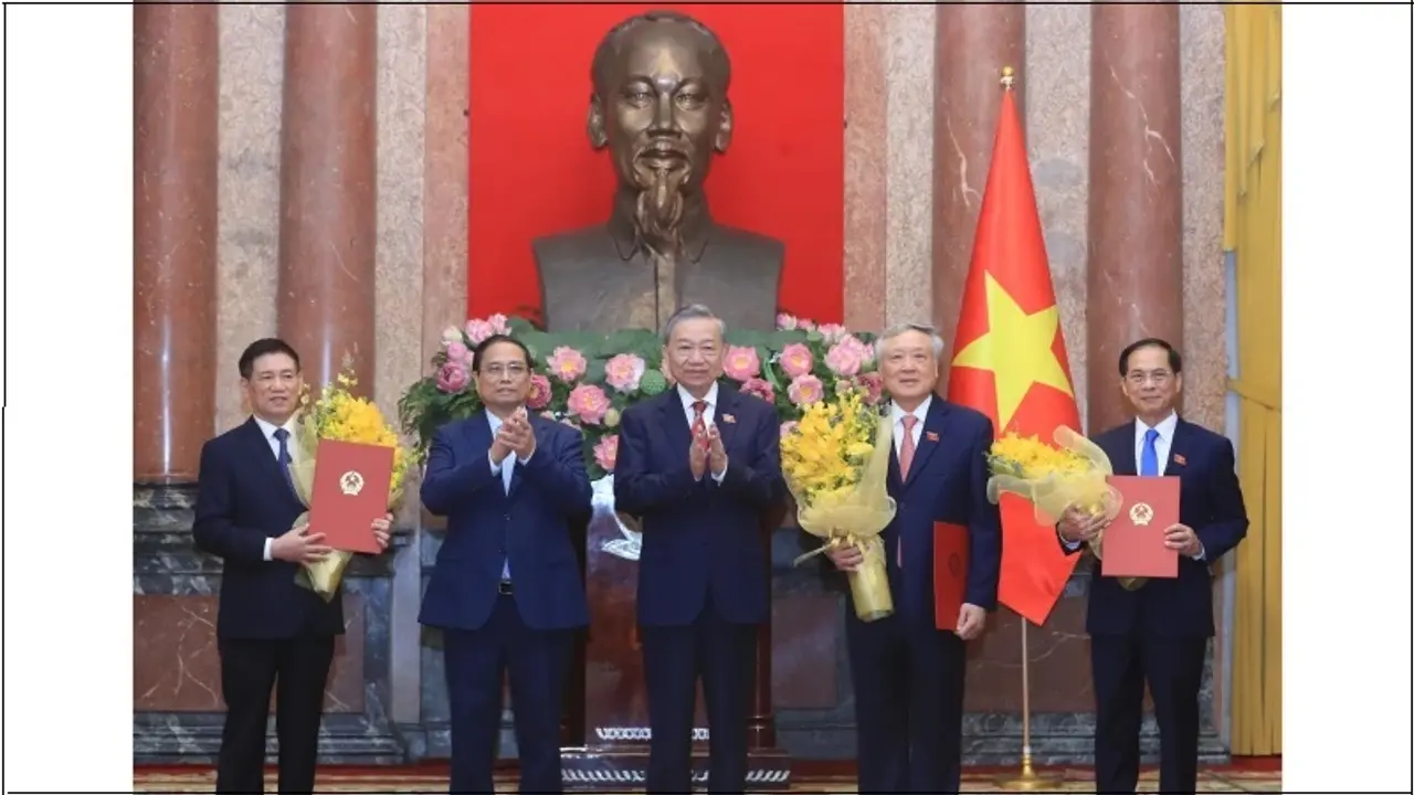 Tổng Bí thư, Chủ tịch nước Tô Lâm trao quyết định của Chủ tịch nước bổ nhiệm các Phó Thủ tướng Chính phủ nhiệm kỳ 2021 - 2026. 