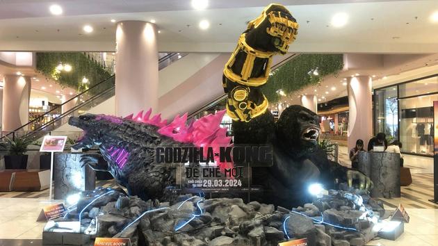 Mô hình ‘Godzilla x Kong’ khổng lồ tại Hà Nội, TP.HCM
