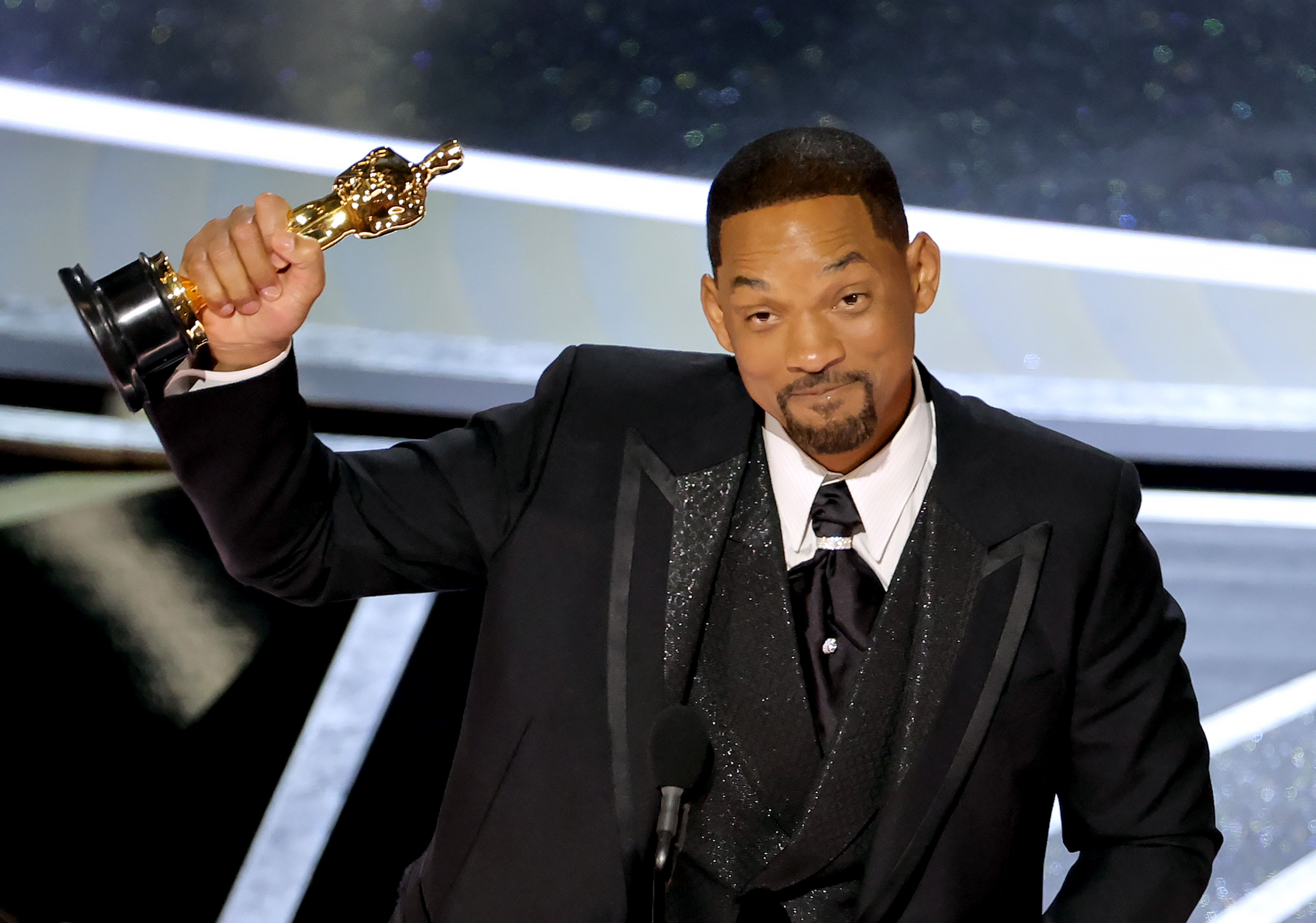 Will Smith tái xuất, hai năm sau 'cú tát lịch sử' Oscar